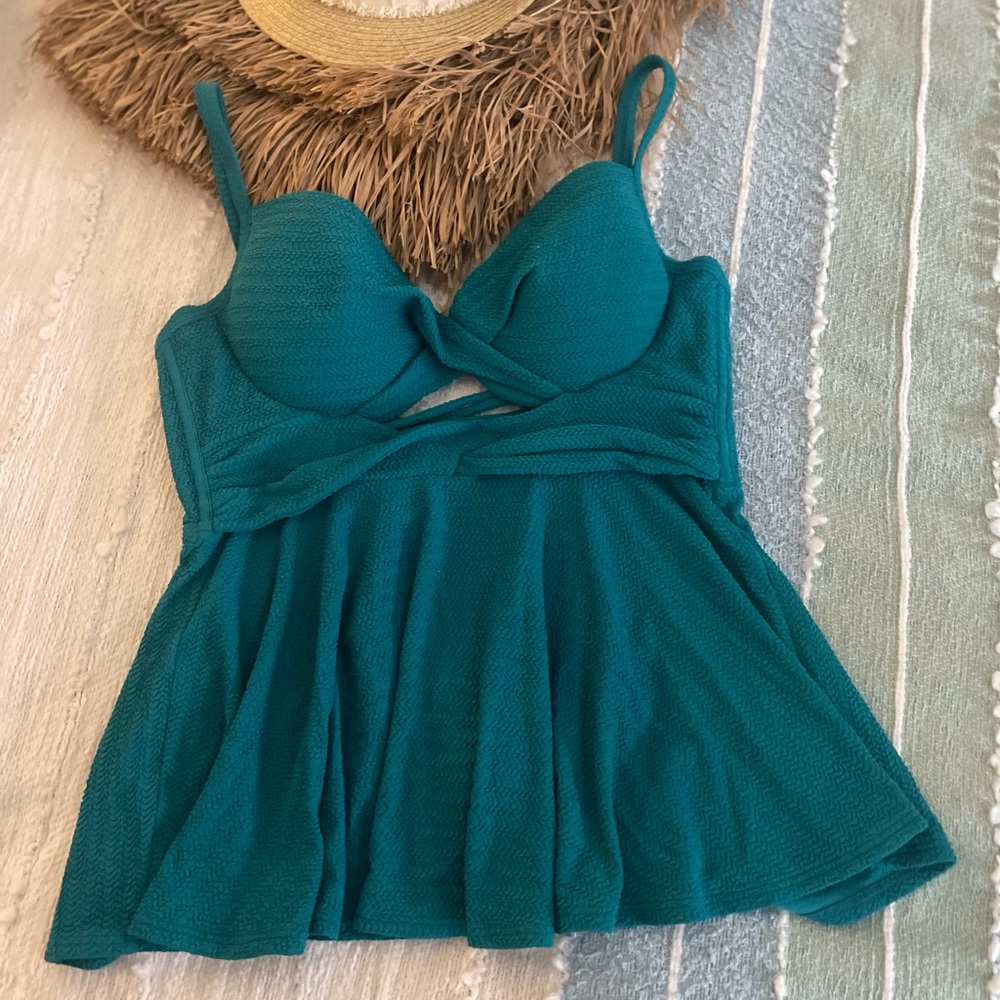 Coco reef peplum lace up push up adjustable NWOT tankini swimsuit top. 36/38 D.